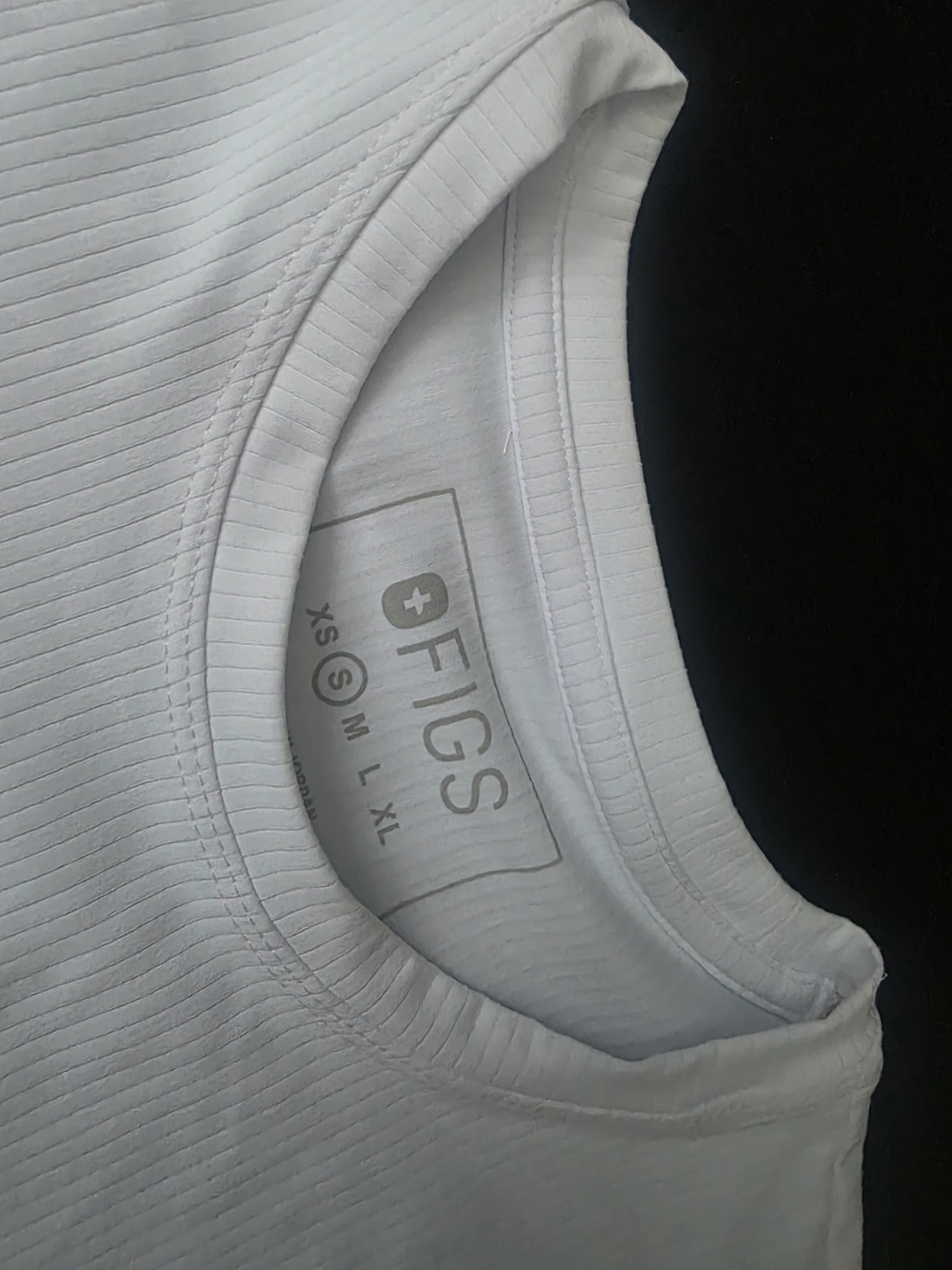Figs Women's White Long-Sleeve Crewneck Top Size S Used Like New. - Picture 4 of 10